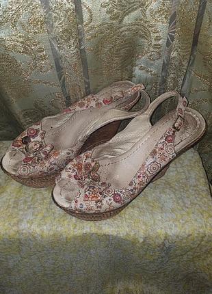 Босоножки.  туфли.  обувь