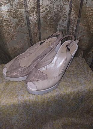 Босоножки.  туфли. обувь