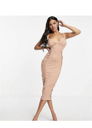 Базовое нюдовое платье с драпировкой