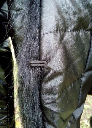 Шикарная теплая куртка из экокожи  с меховыми  вставками2 фото