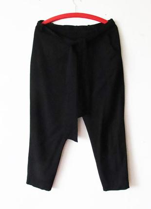 Зауженные брюки cos имитация запаха