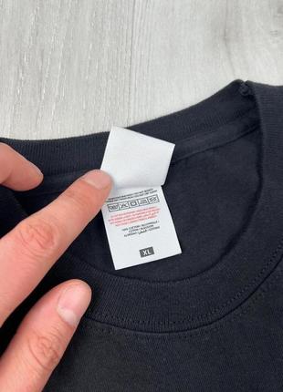 Черная базовая однотонная футболка свободного фасона плотный материал6 фото
