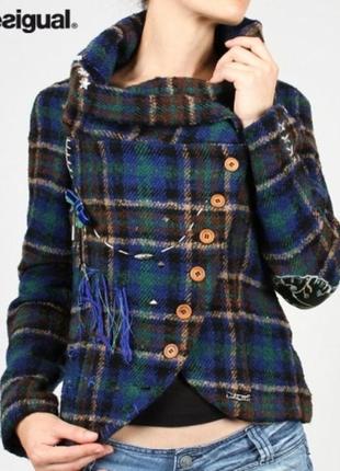 Теплый жакетна осень -весну  desigual