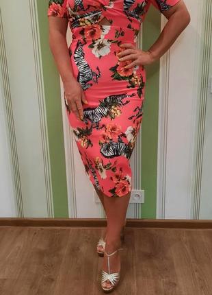 Продам новое платье river island