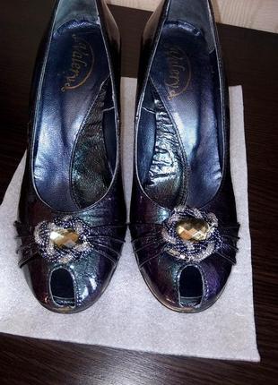 Шкіряні туфлі фіолетово-смарагдового кольору3 фото
