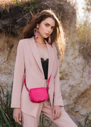 Массивные пудровые серьги с кисточками и жемчугом