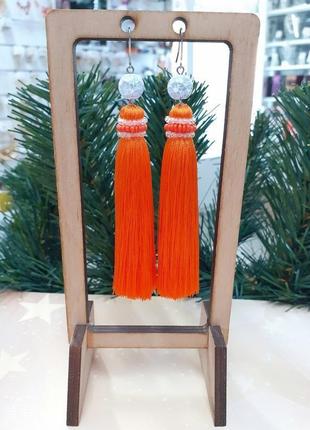 Оранжевые серьги-кисти с горным хрусталем2 фото