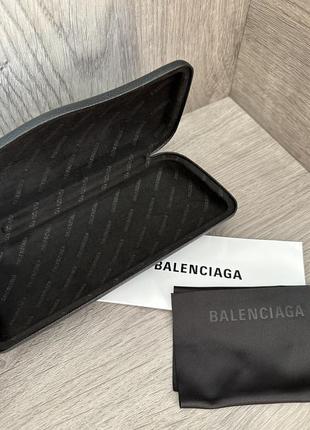 Сонцезахисні окуляри із колекції balenciaga8 фото