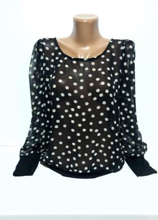 Блузка в горошок.