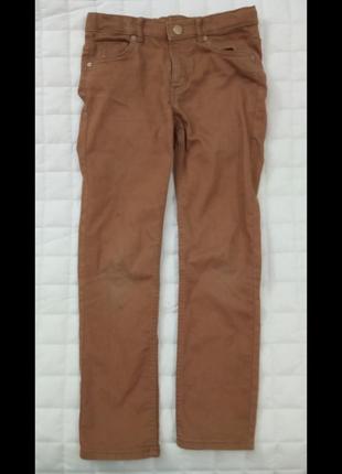 Джинси тканинні тягнуться.