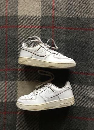 Белые кроссовки nike air force 1 ,размер 33