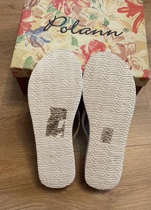 Зодотистые сланцев танкетке