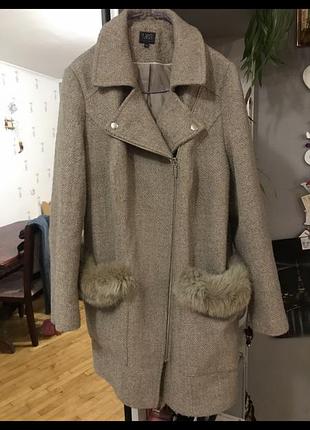 Пальто с натуральным мехом