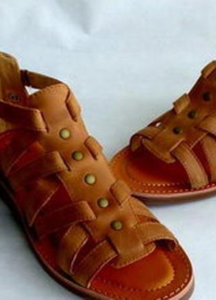 Зручні босоніжки - гладіатори caterpillar womens teshie flat sandal1 фото