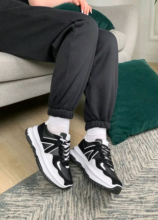 Кросівки жіночі casual чорно-білі