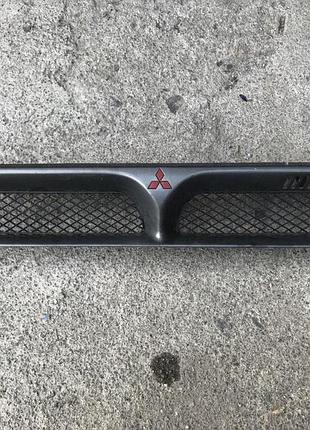Решітка радіатора передня для mitsubishi galant 1998 р.в.