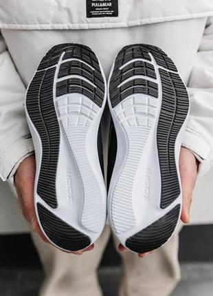 Мужские беговые кроссовки в стиле nike running найк для бега легкие текстильные черные черно-белые весна-лето текстиль сетка ntr3273 фото