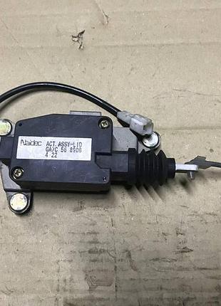 Центральный замок крышки багажника для mazda 626 ge. седан.(ga7c 56 890b)