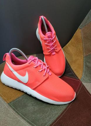Яркие спортивные кроссовки nike roshe one оригинал, размер 38