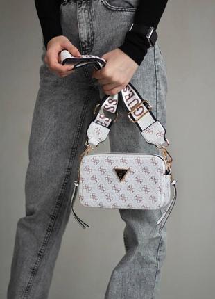 Жіноча сумка 
guess snapshot white