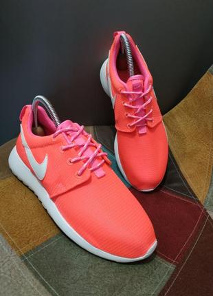 Яркие спортивные кроссовки nike roshe one оригинал, размер 3810 фото