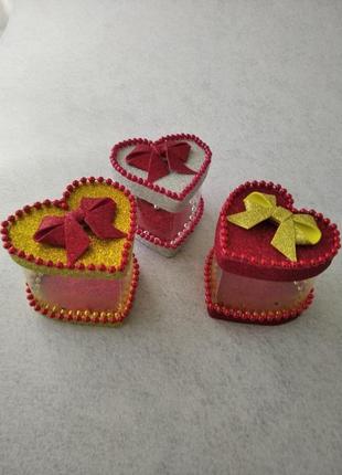 Подарочная коробочка "сердечко".