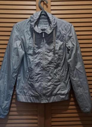 Женская девичья ветровка серая