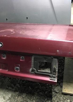 Кришка багажника для mazda 323 bg. 1992 р.в. седан.