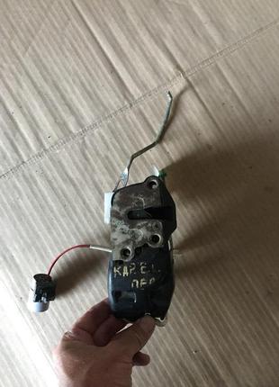 Замок двери передней левой для toyota carinae.