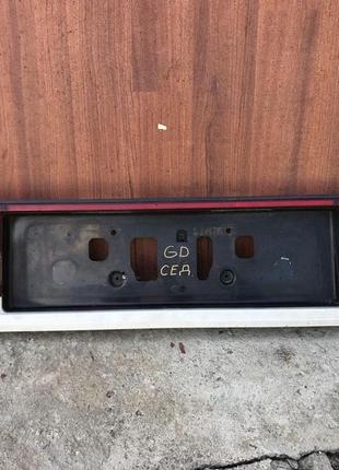 Ліхтар у кришку багажника для mazda 626 gd. 1990 р.в. седан.