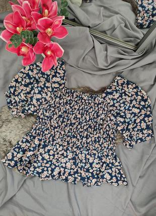 Красивая блуза в цветы1 фото
