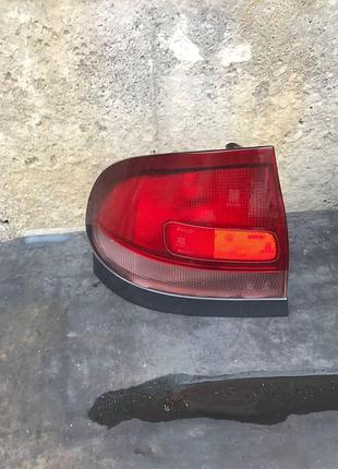 Фонарь задний левый mazda 626. ge. 1995 г.в. хетчбек.