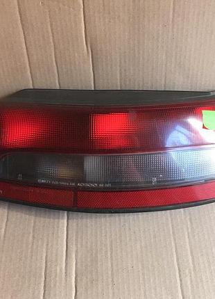Фонарь задний правый для mazda 323.bg. 1992 г.в. купэ.