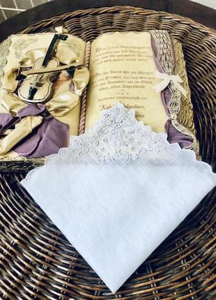 Свадебный батистовый платочек с вышивкой аппенцель -цветочный уголок6 фото