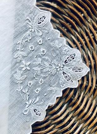 Свадебный батистовый платочек с вышивкой аппенцель -цветочный уголок7 фото