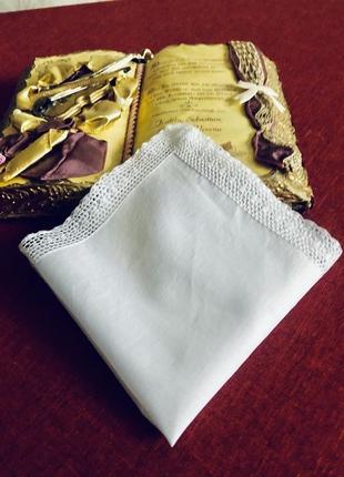 Батистовый платочек с белым кружевом крючком9 фото