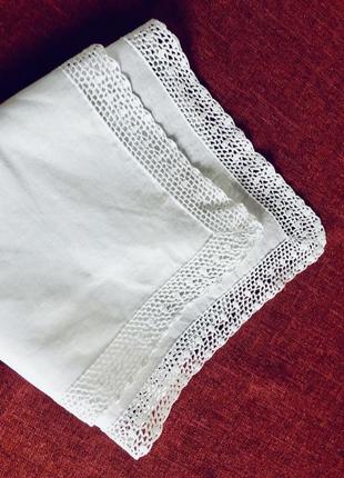 Батистовый платочек с белым кружевом крючком2 фото
