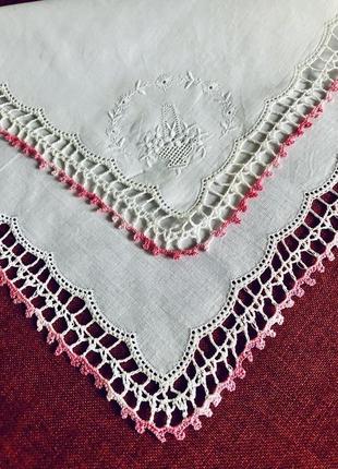 Батистовый хусточку з игольным мереживом і вишивкою сицилійської