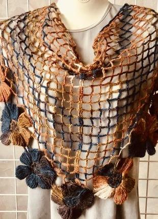 Шаль ручного вязания птичья сетка с каймой из обьемных цветов .6 фото