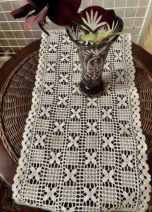 Бежева доріжка игольного мережива