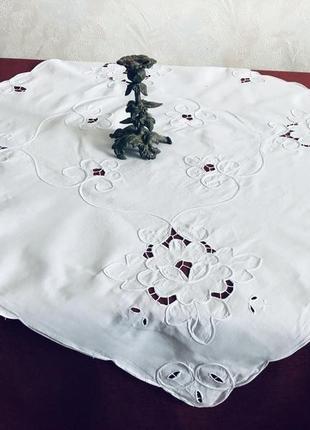 Хлопковая скатерть смвышивкой ришелье -4 цветка