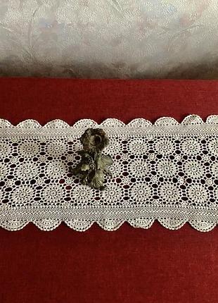 Бежева доріжка -бігун ручного в'язання-кола