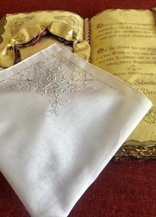 Комплект из 2 батистовых платочков с вышивкой аппенцелль4 фото