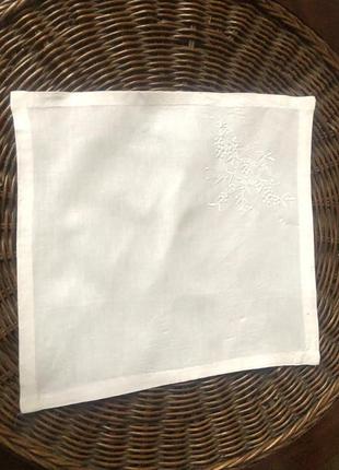 Белоснежные хлопковые платки  6 штук -салфетки с вышивкой белой гладью3 фото