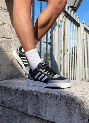 Чоловічі кросівки адідас is adidas private or public safety center black grey чорні з сірим3 фото