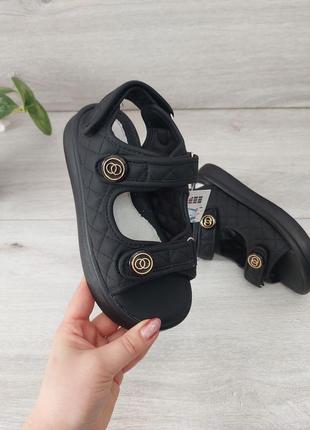 Стильні босоніжки для дівчинки