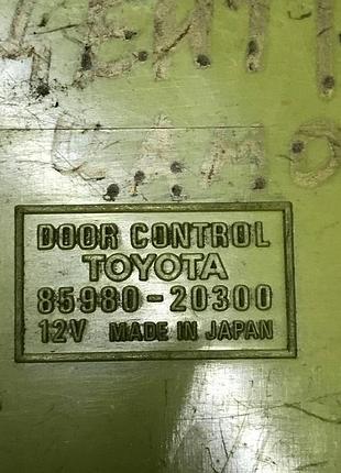 Реле центрального замка( 85980-20300) для toyota carina 2.