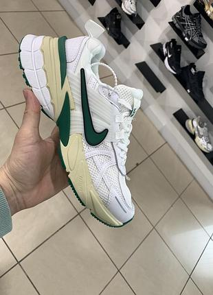 Nike v2k run