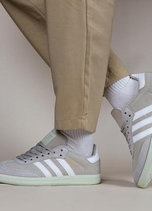 Жіночі кросівки адідас класичні бежеві з білим adidas samba beige