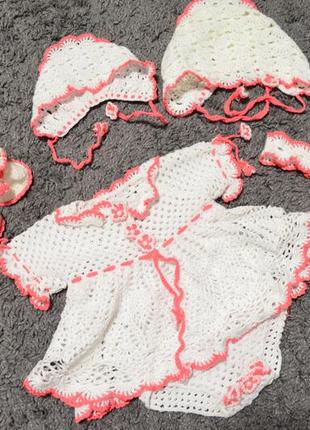 Вязаный комплект для новорожденной